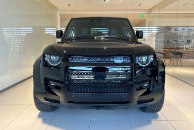 2026 Land Rover Defender 110 V8