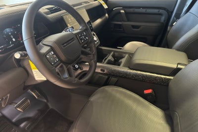 2026 Land Rover Defender 110 V8