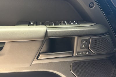 2026 Land Rover Defender 110 V8