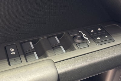 2026 Land Rover Defender 110 V8