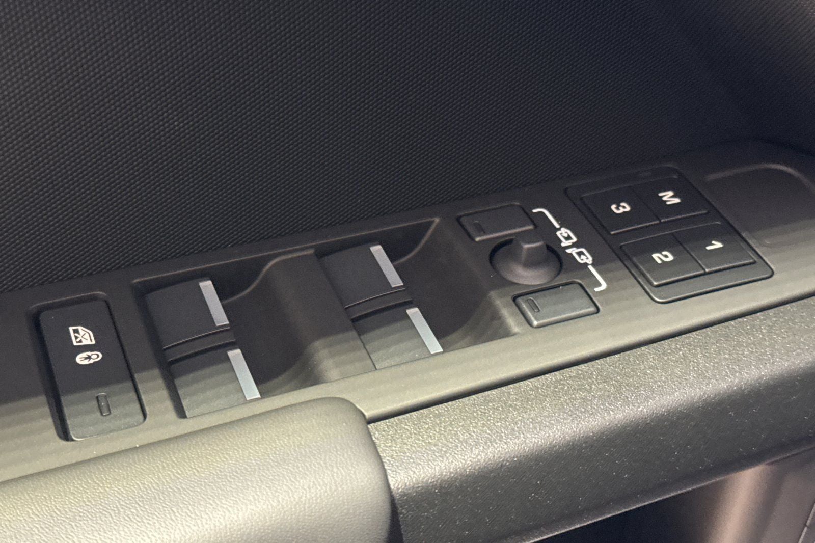 2026 Land Rover Defender 110 V8