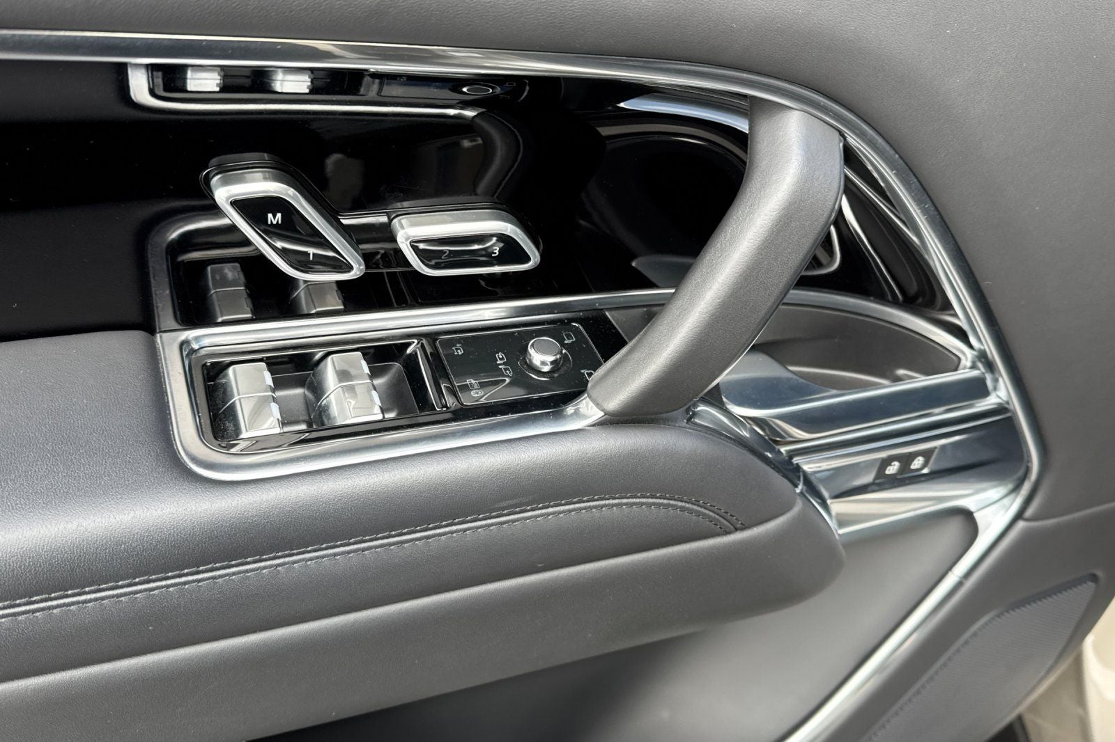 2023 Land Rover Range Rover Autobiography