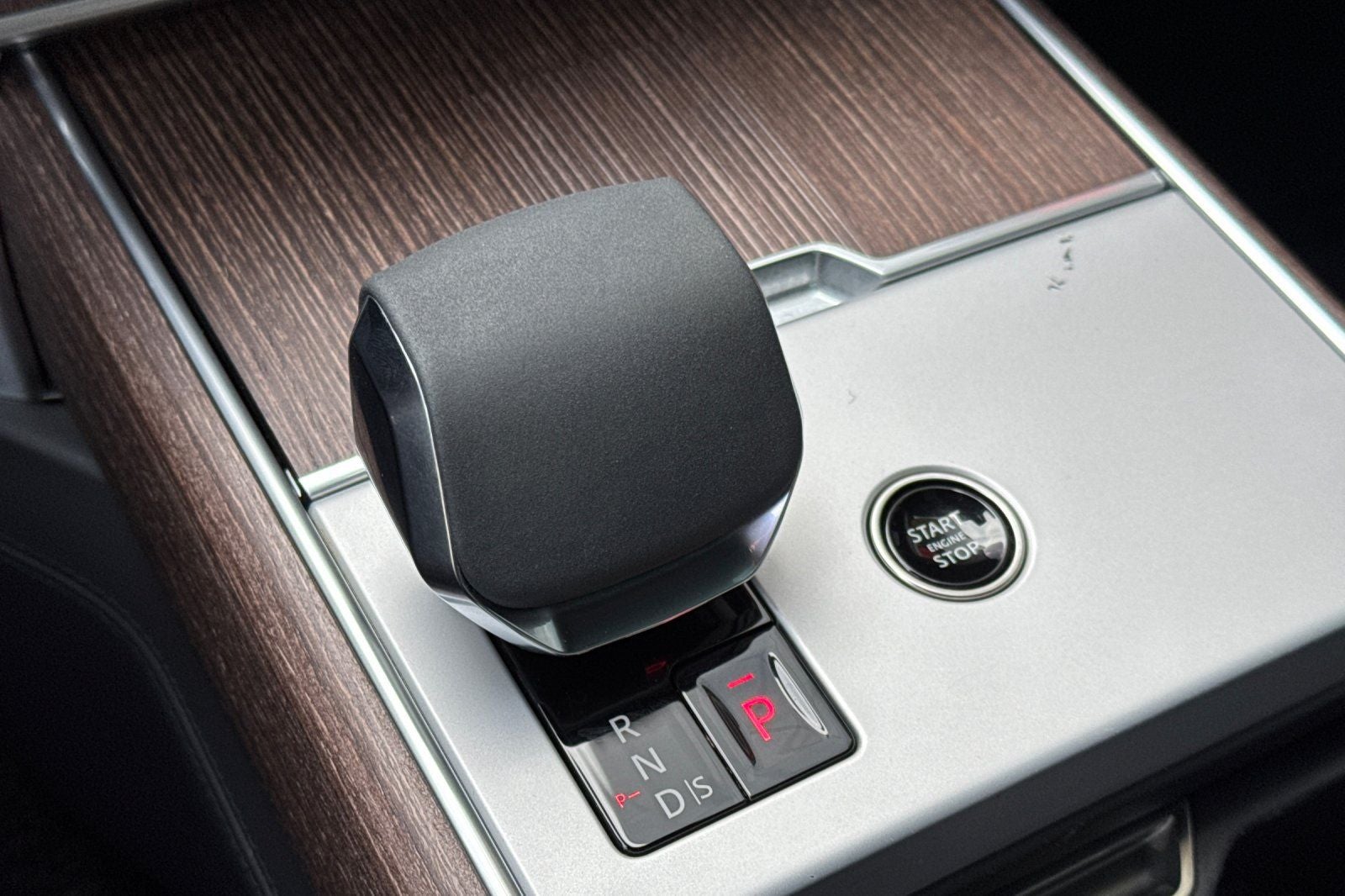 2024 Land Rover Range Rover Plug-In Hybrid Autobiography