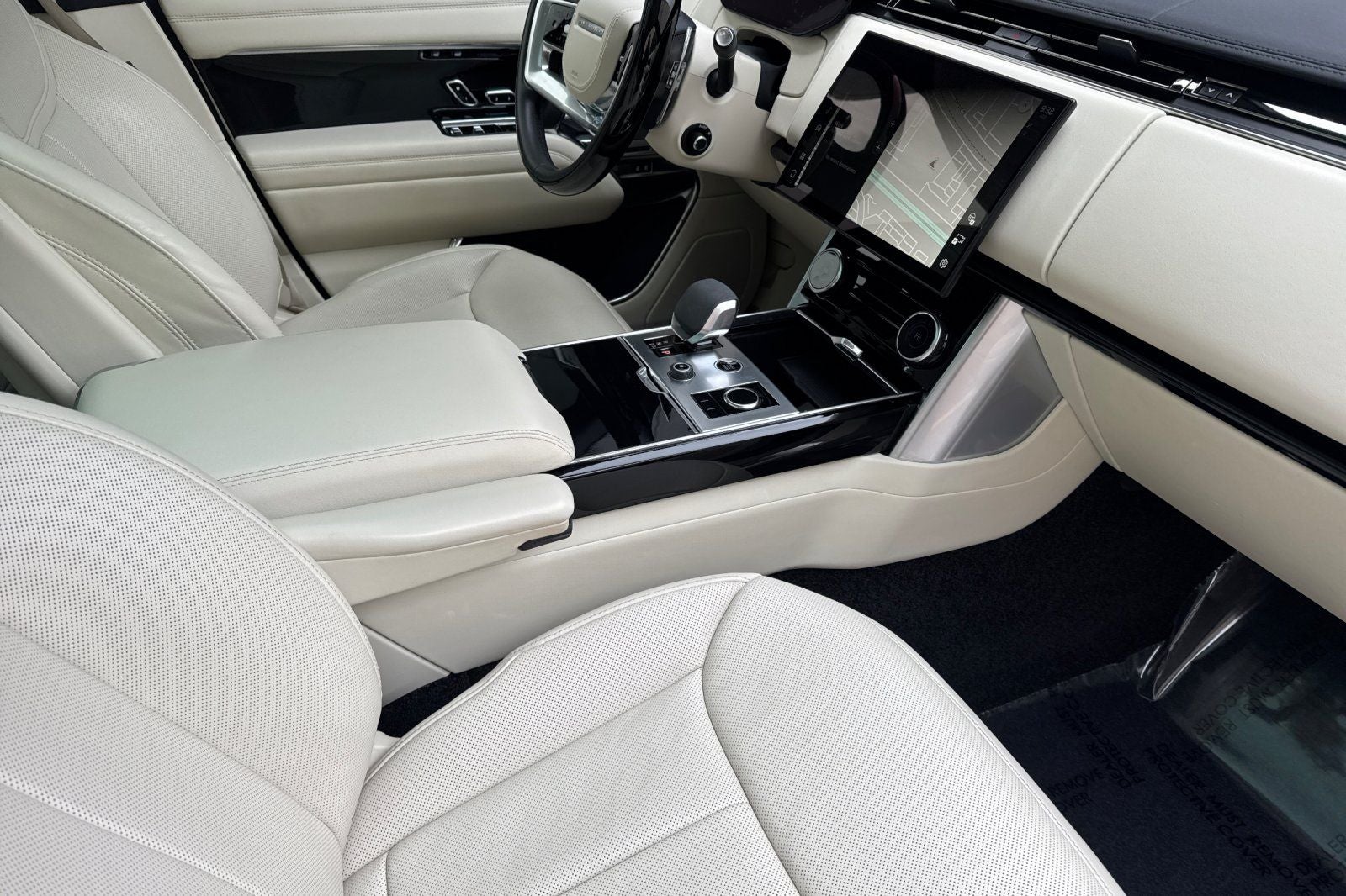 2023 Land Rover Range Rover SE