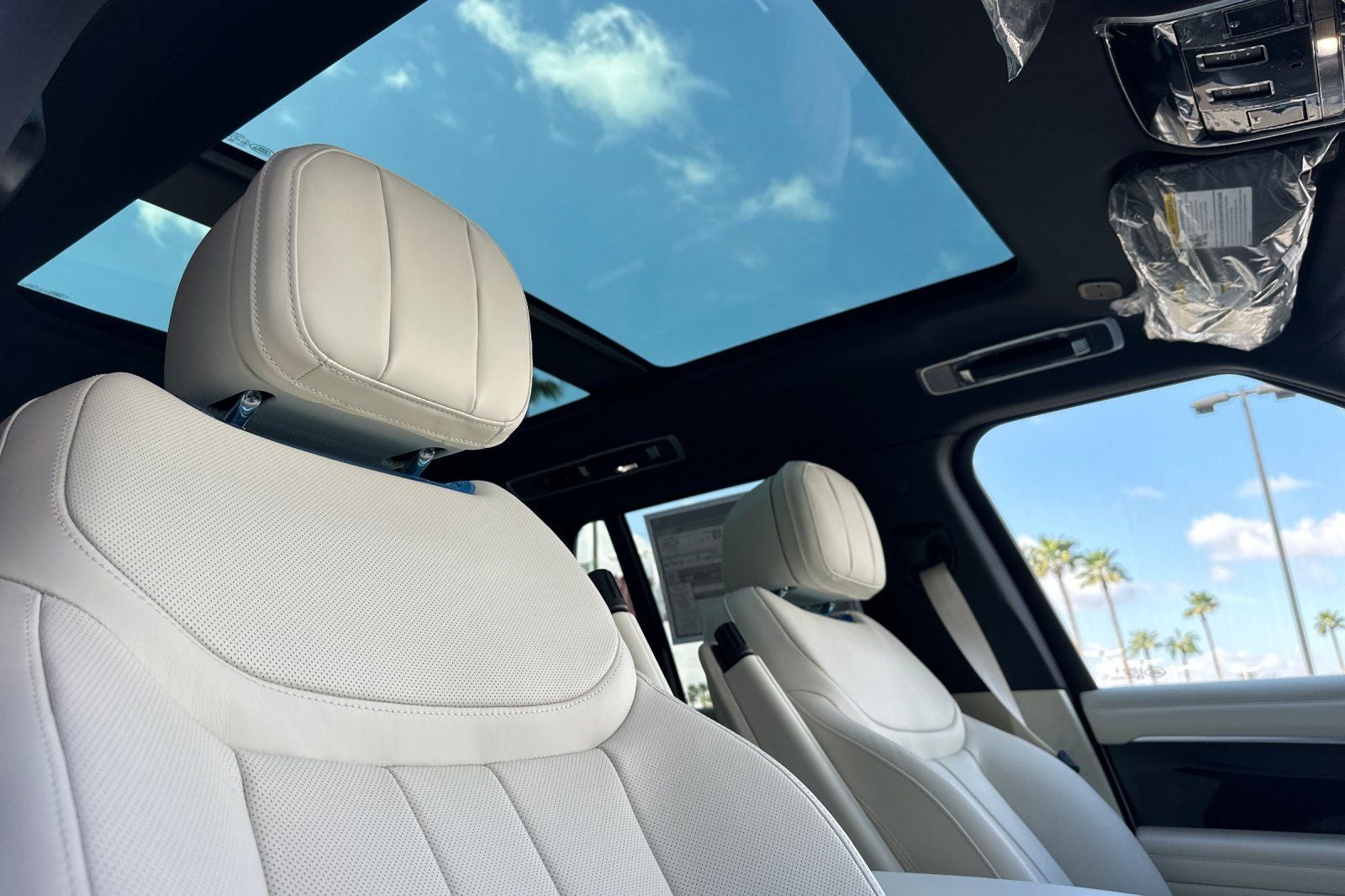 2025 Land Rover Range Rover SE