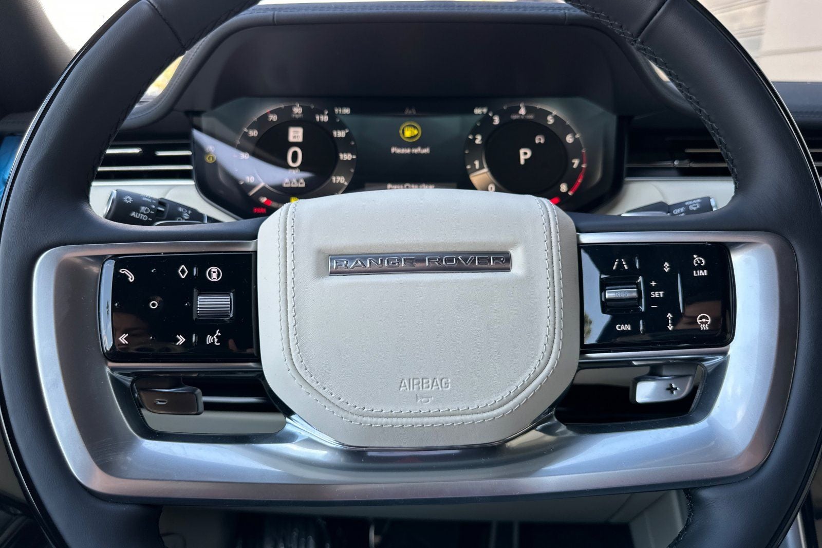 2025 Land Rover Range Rover SE