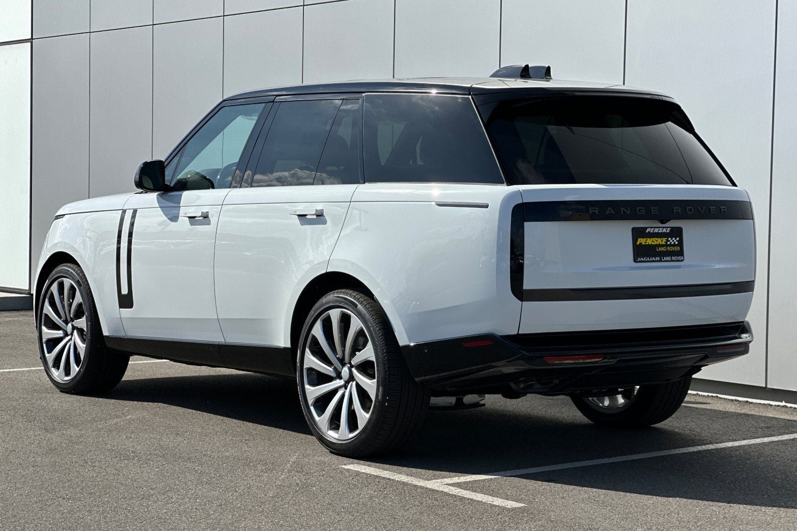 2025 Land Rover Range Rover SE