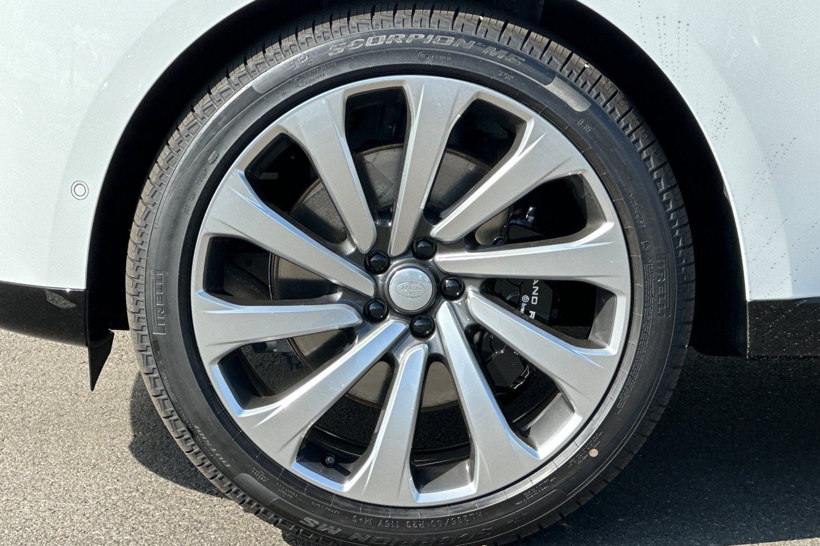 2025 Land Rover Range Rover SE