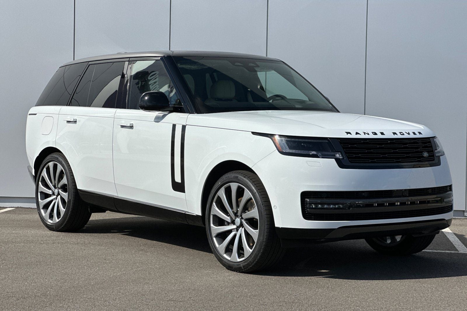 2025 Land Rover Range Rover SE