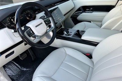 2025 Land Rover Range Rover SE