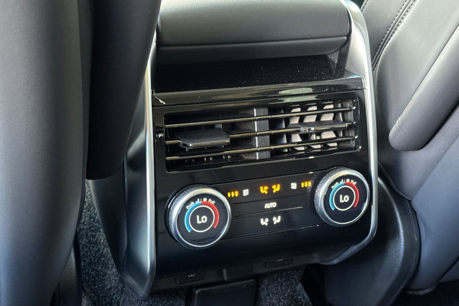 2026 Land Rover Range Rover SE