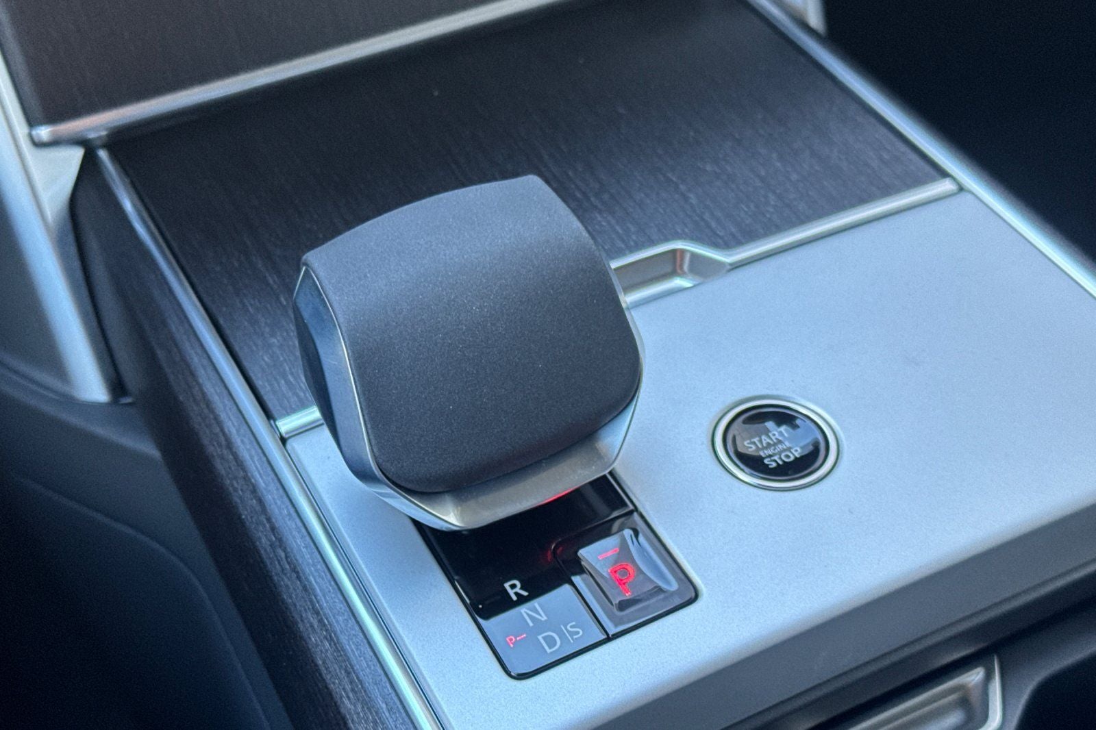 2026 Land Rover Range Rover SE