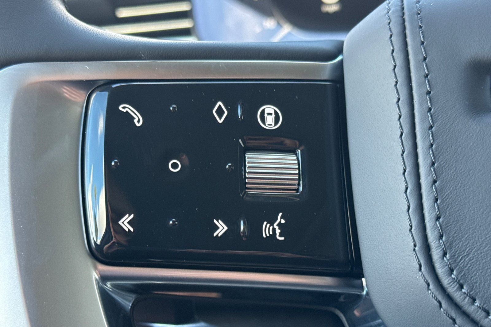 2026 Land Rover Range Rover SE