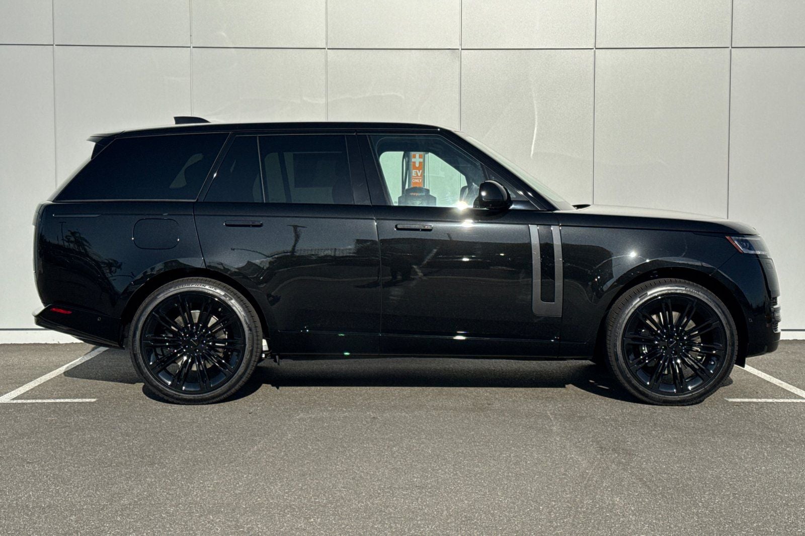 2026 Land Rover Range Rover SE