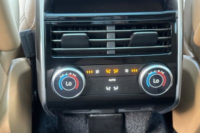 2026 Land Rover Range Rover SE