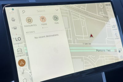 2026 Land Rover Range Rover SE