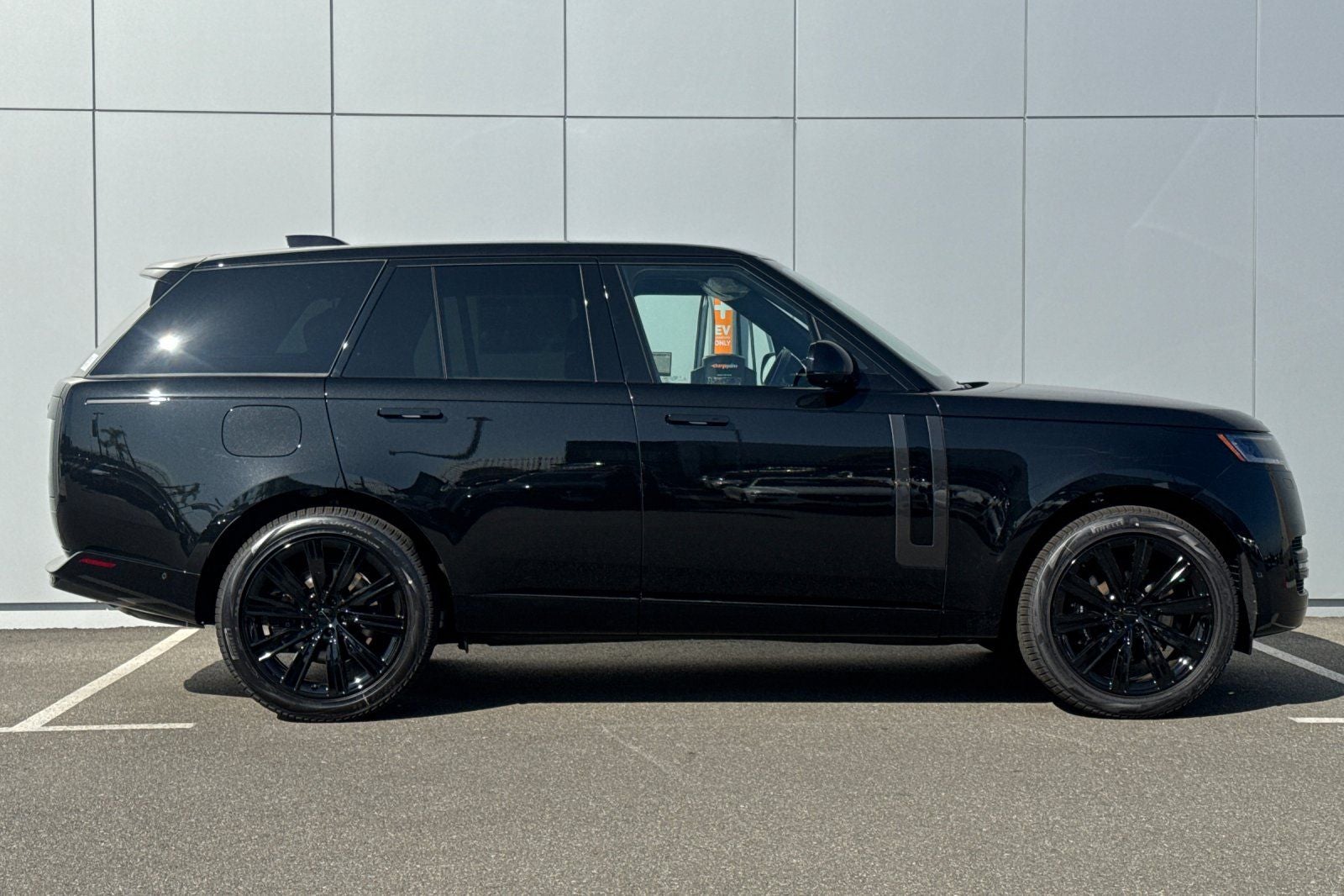 2026 Land Rover Range Rover SE