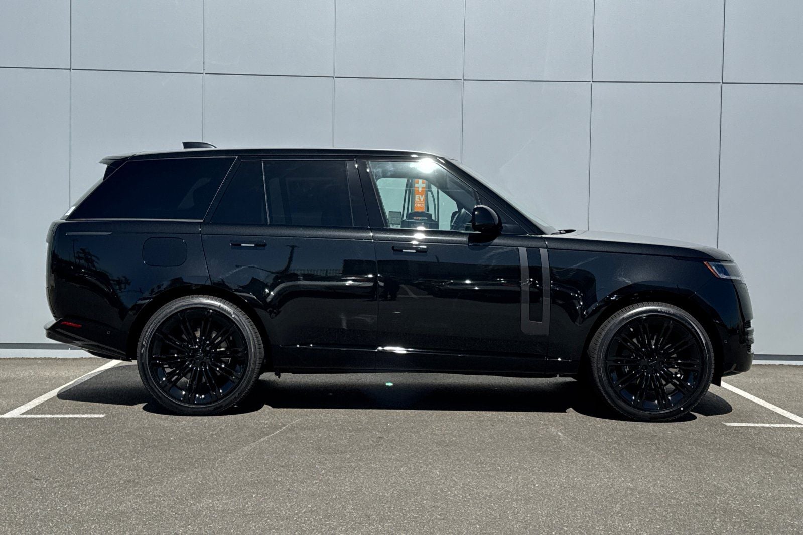 2026 Land Rover Range Rover SE