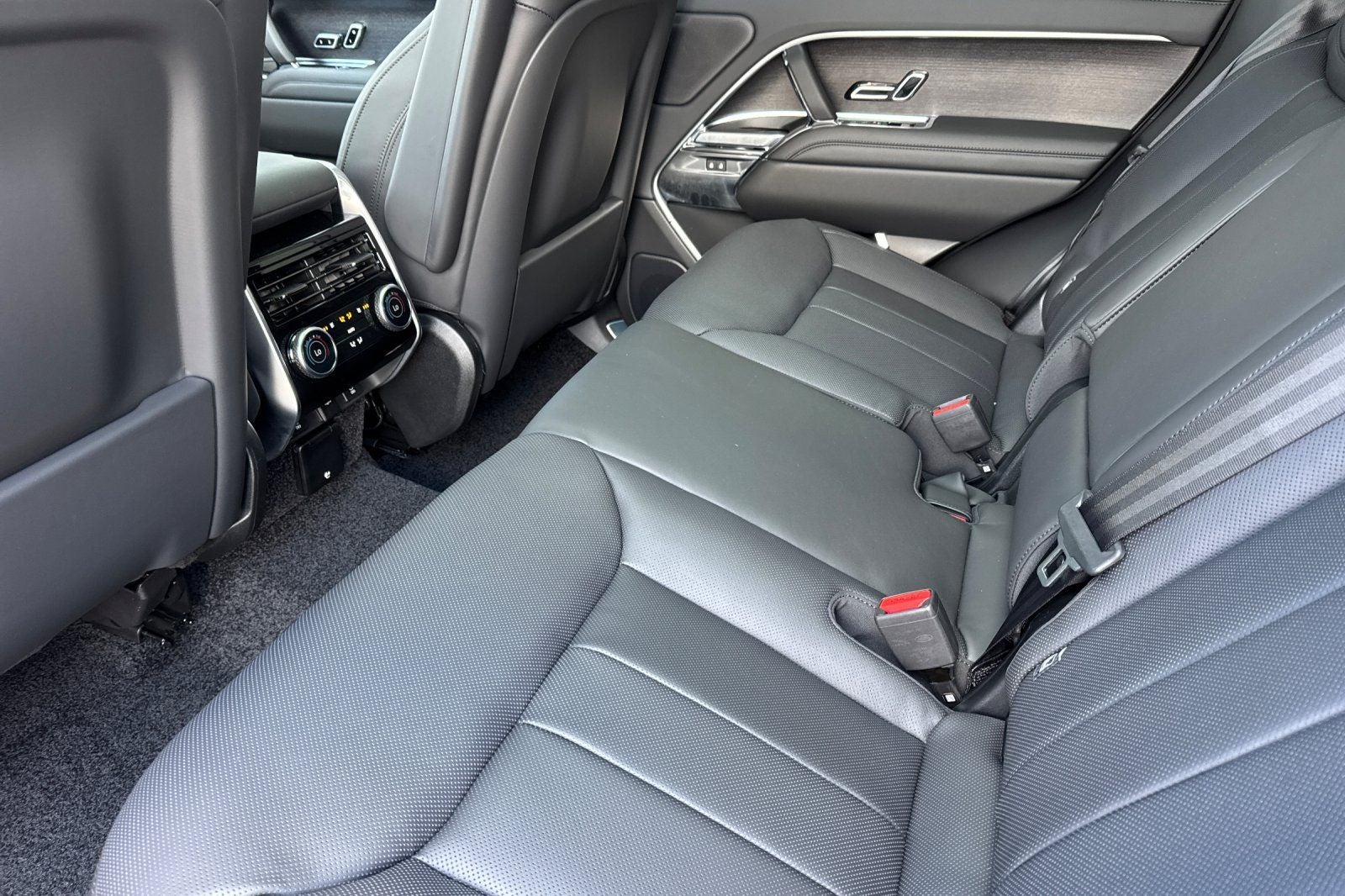 2026 Land Rover Range Rover SE