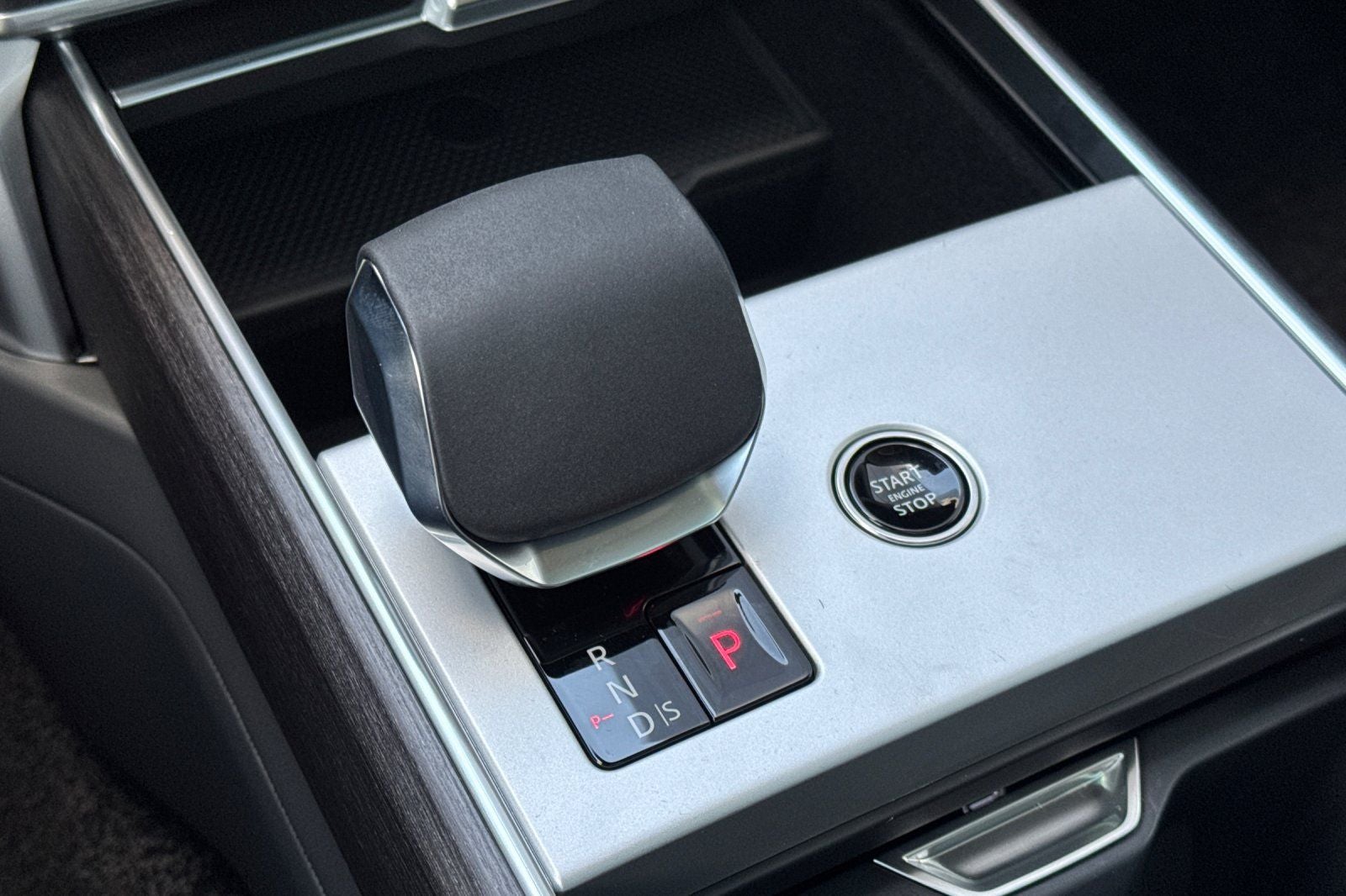 2026 Land Rover Range Rover SE