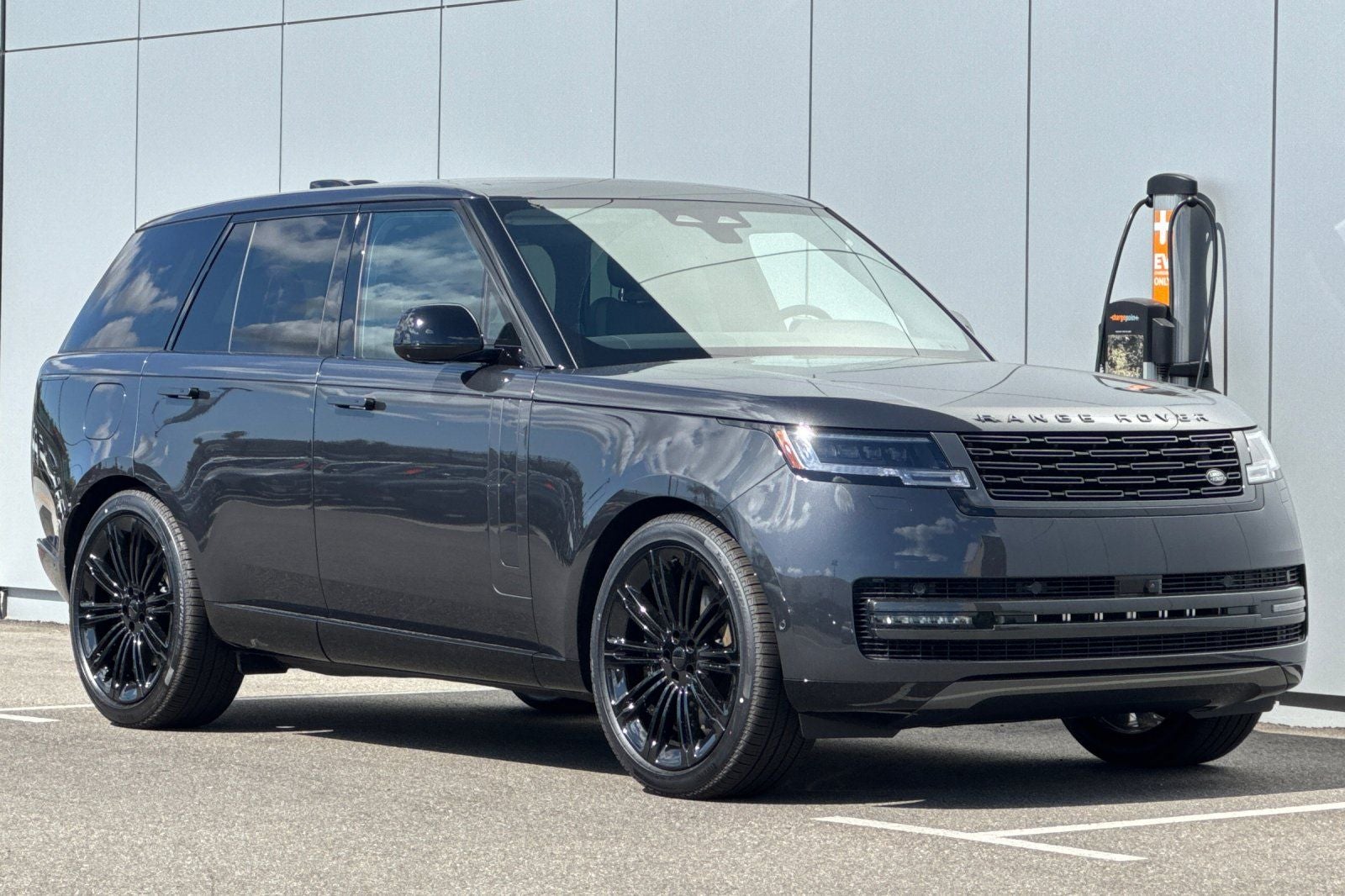 2026 Land Rover Range Rover SE