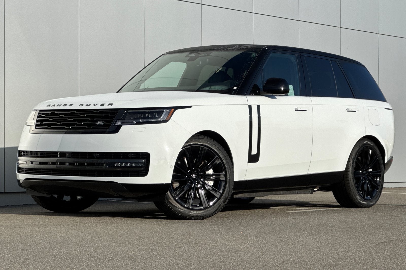 2026 Land Rover Range Rover Plug-In Hybrid SE