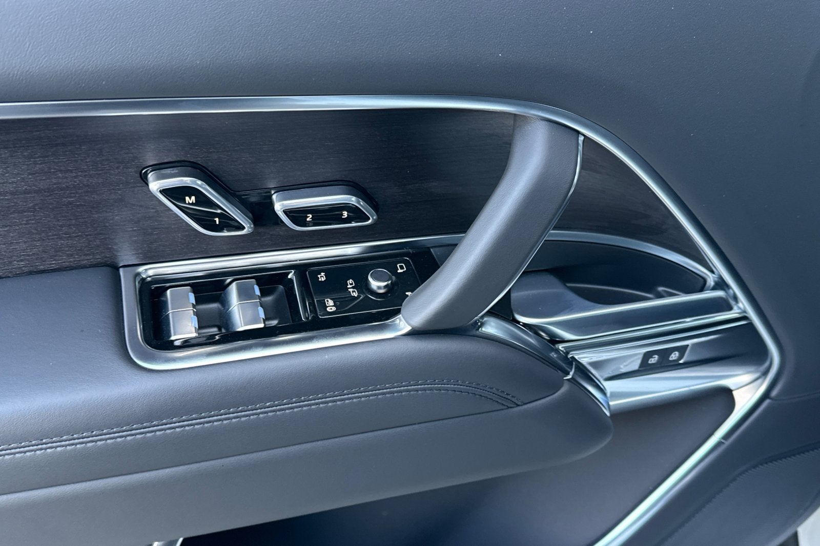 2026 Land Rover Range Rover Plug-In Hybrid SE