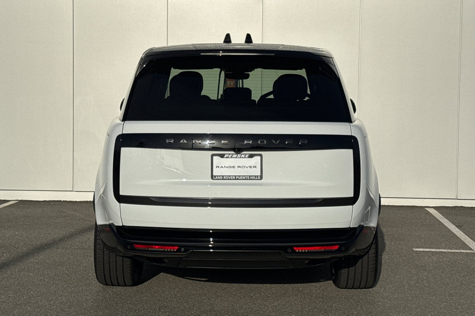 2026 Land Rover Range Rover Plug-In Hybrid SE