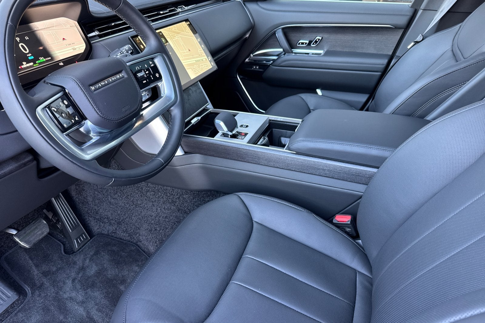 2026 Land Rover Range Rover Plug-In Hybrid SE