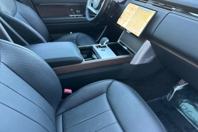 2025 Land Rover Range Rover Plug-In Hybrid SE