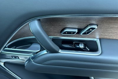 2025 Land Rover Range Rover Plug-In Hybrid SE