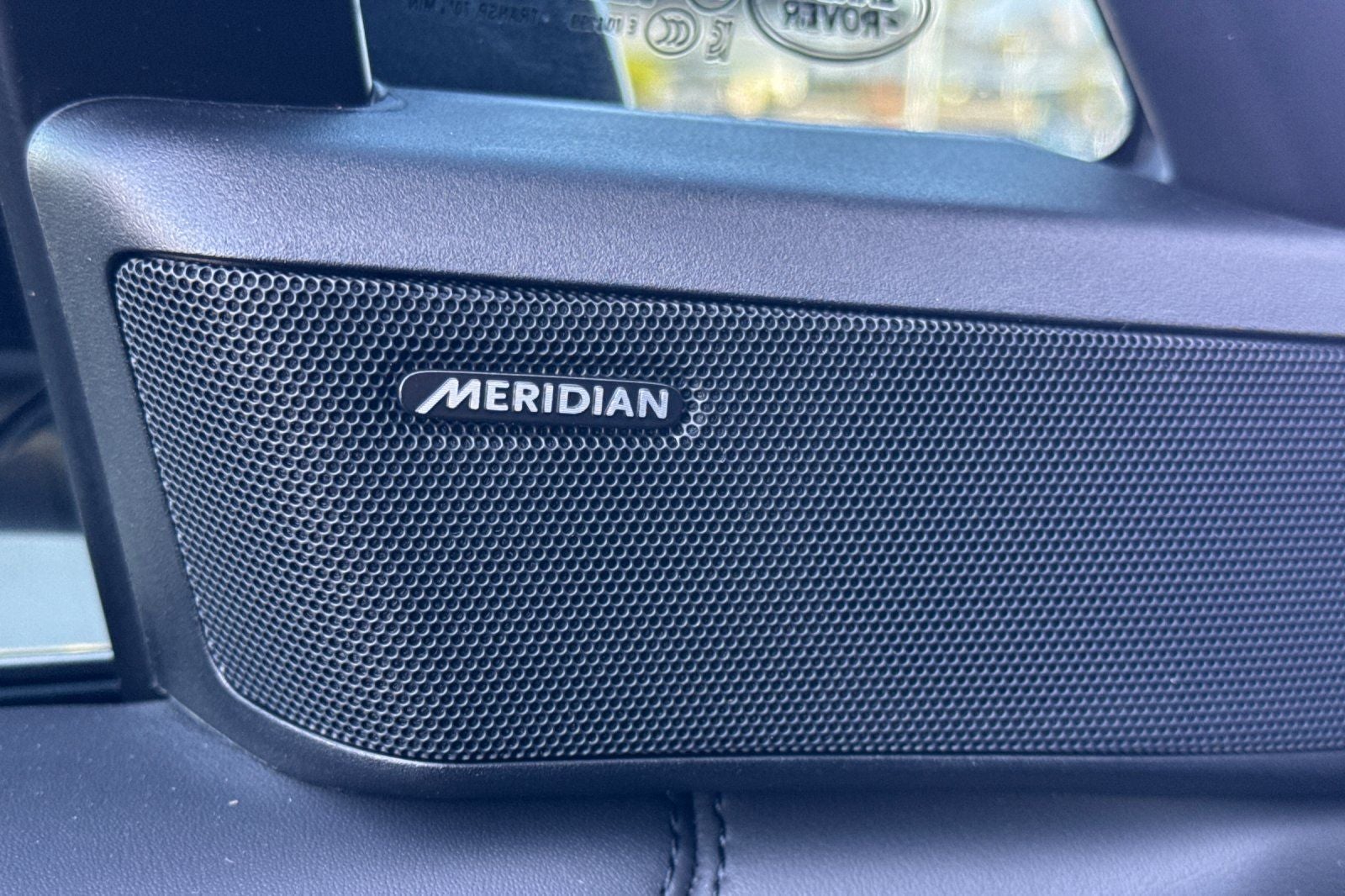 2025 Land Rover Range Rover Plug-In Hybrid SE