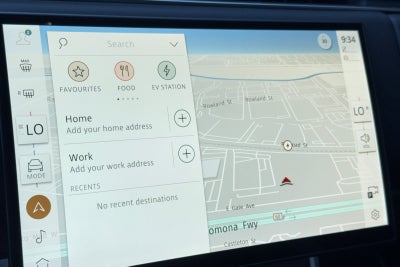 2025 Land Rover Range Rover Plug-In Hybrid SE