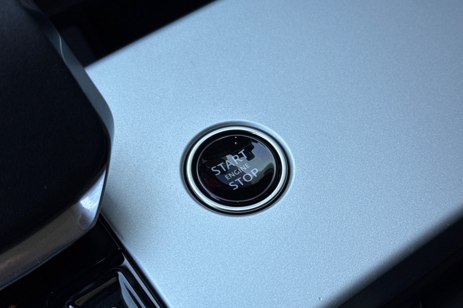 2025 Land Rover Range Rover Plug-In Hybrid SE