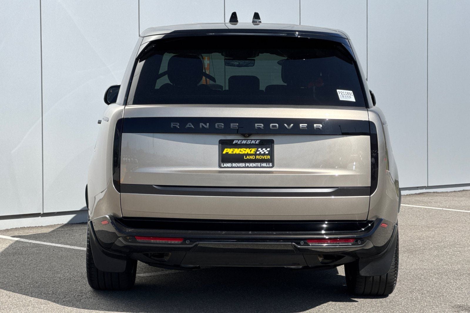 2025 Land Rover Range Rover Plug-In Hybrid SE