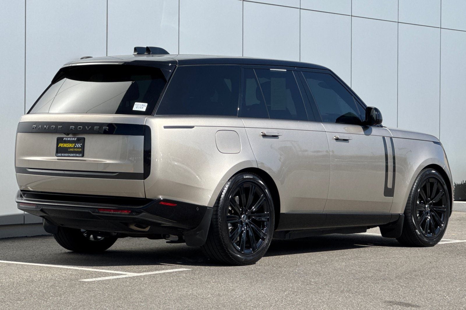 2025 Land Rover Range Rover Plug-In Hybrid SE