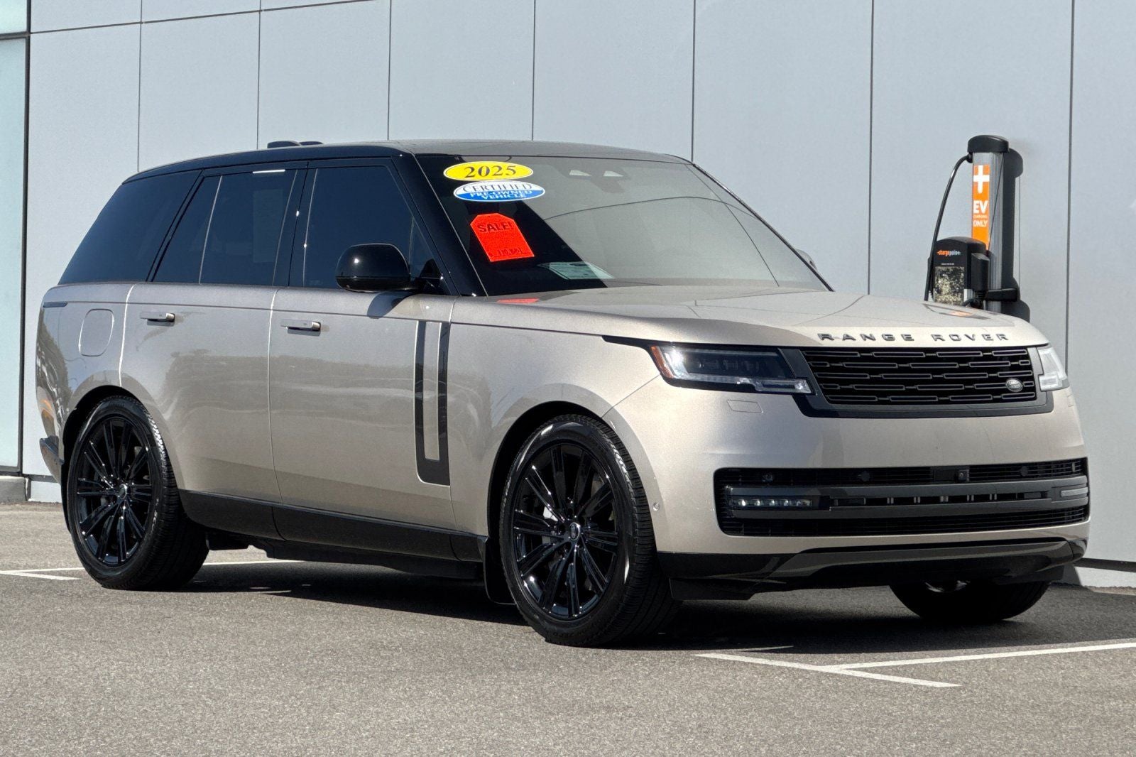 2025 Land Rover Range Rover Plug-In Hybrid SE