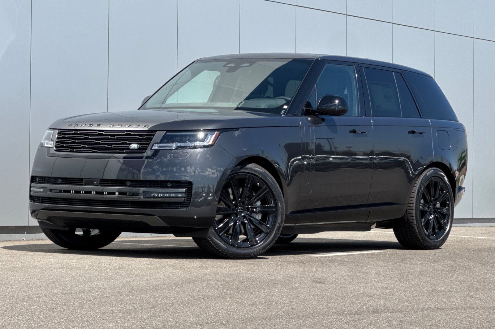 2026 Land Rover Range Rover Plug-In Hybrid SE