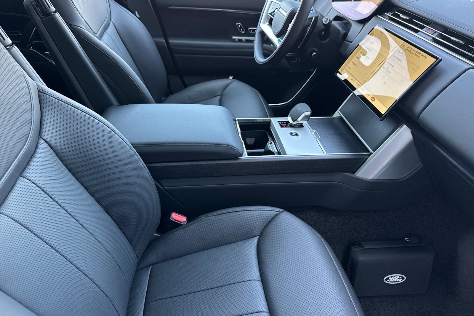 2026 Land Rover Range Rover Plug-In Hybrid SE