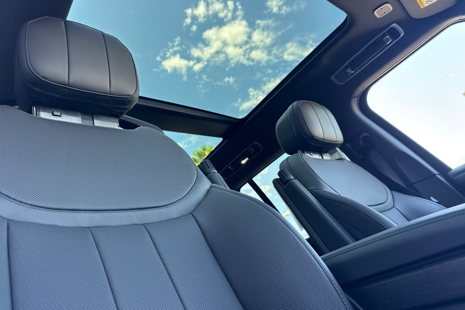 2026 Land Rover Range Rover Plug-In Hybrid SE