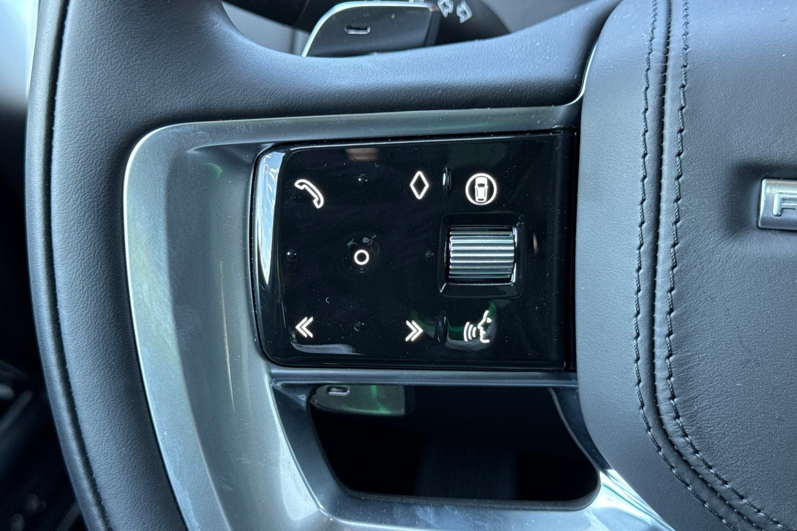 2026 Land Rover Range Rover Plug-In Hybrid SE