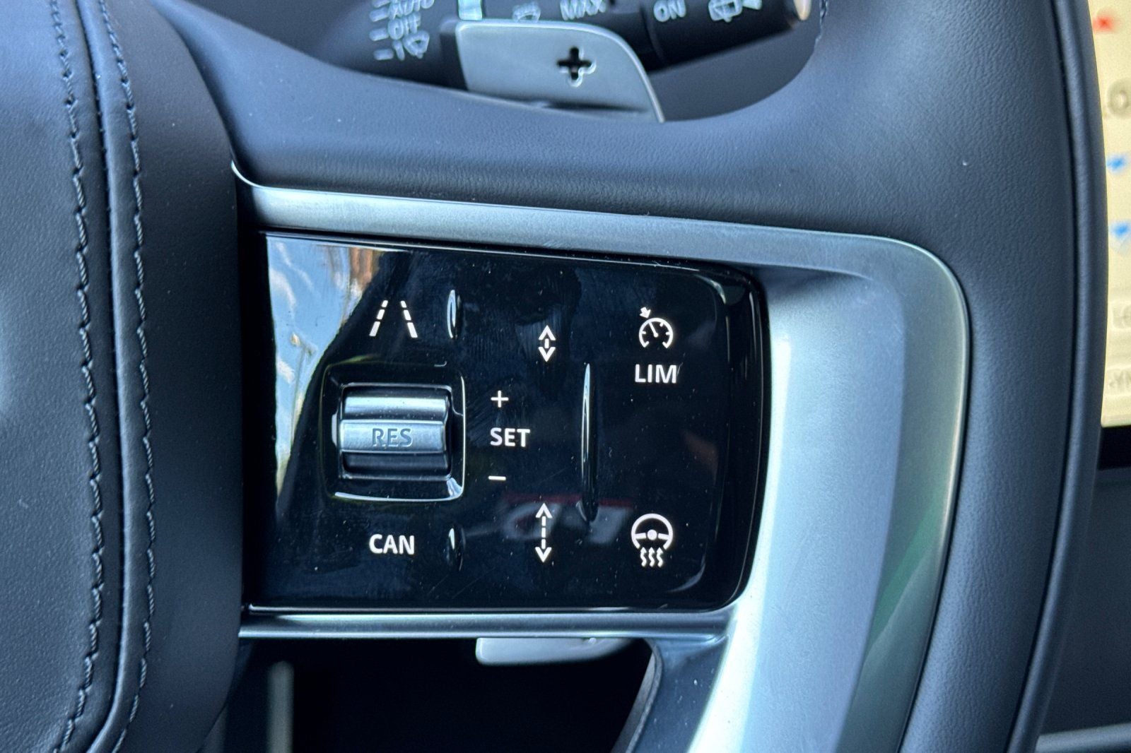 2026 Land Rover Range Rover Plug-In Hybrid SE