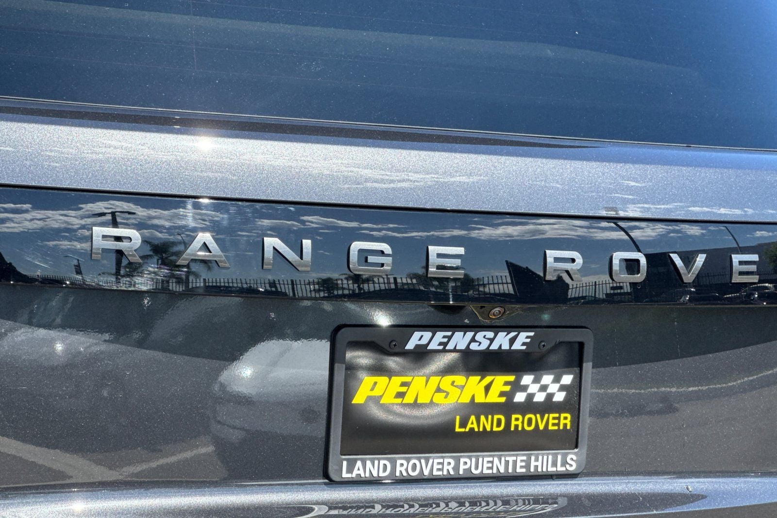 2026 Land Rover Range Rover Plug-In Hybrid SE