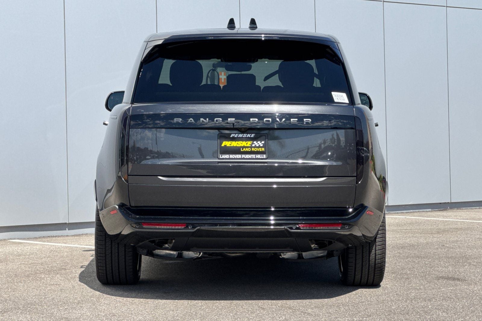 2026 Land Rover Range Rover Plug-In Hybrid SE