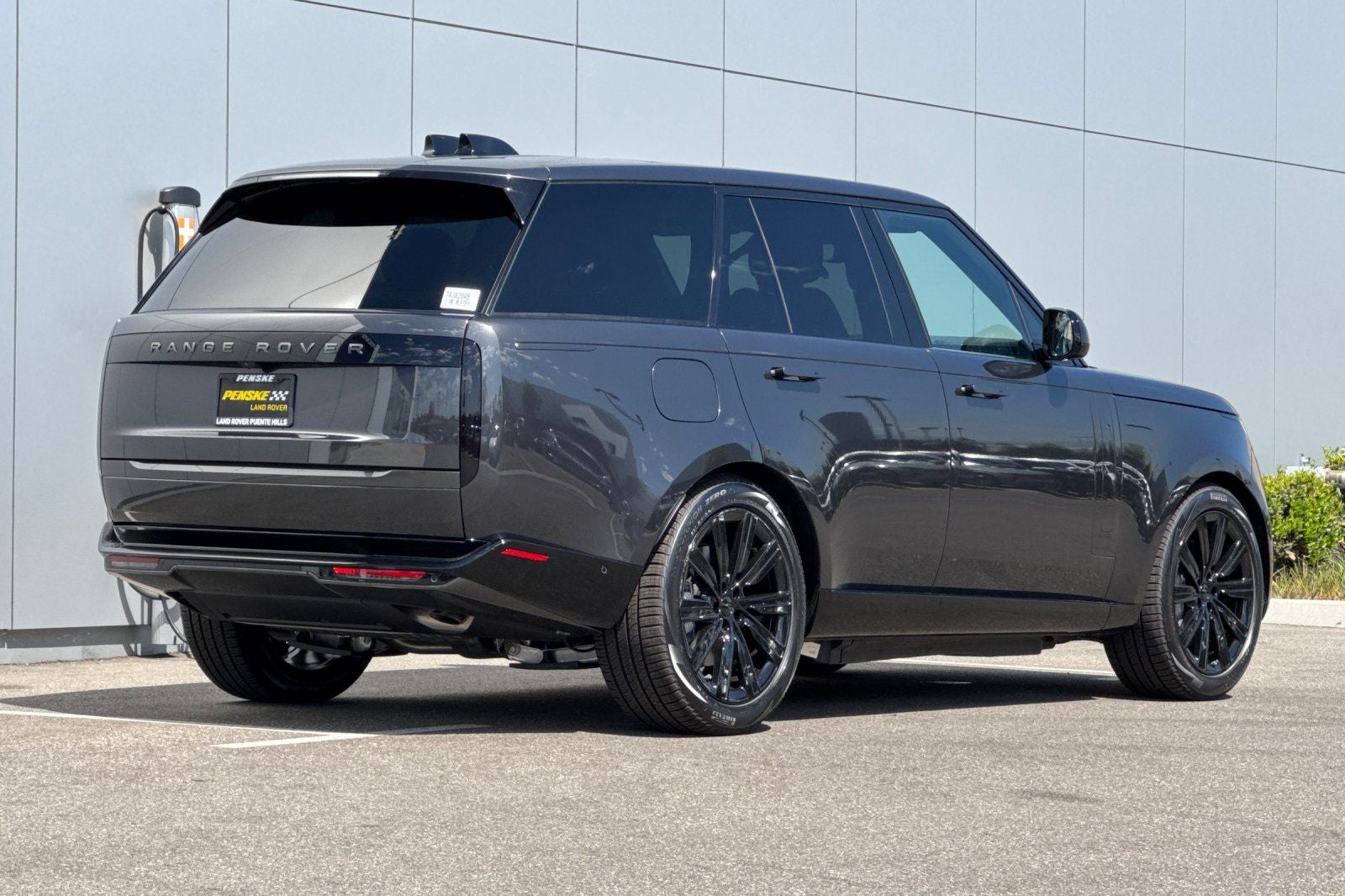 2026 Land Rover Range Rover Plug-In Hybrid SE