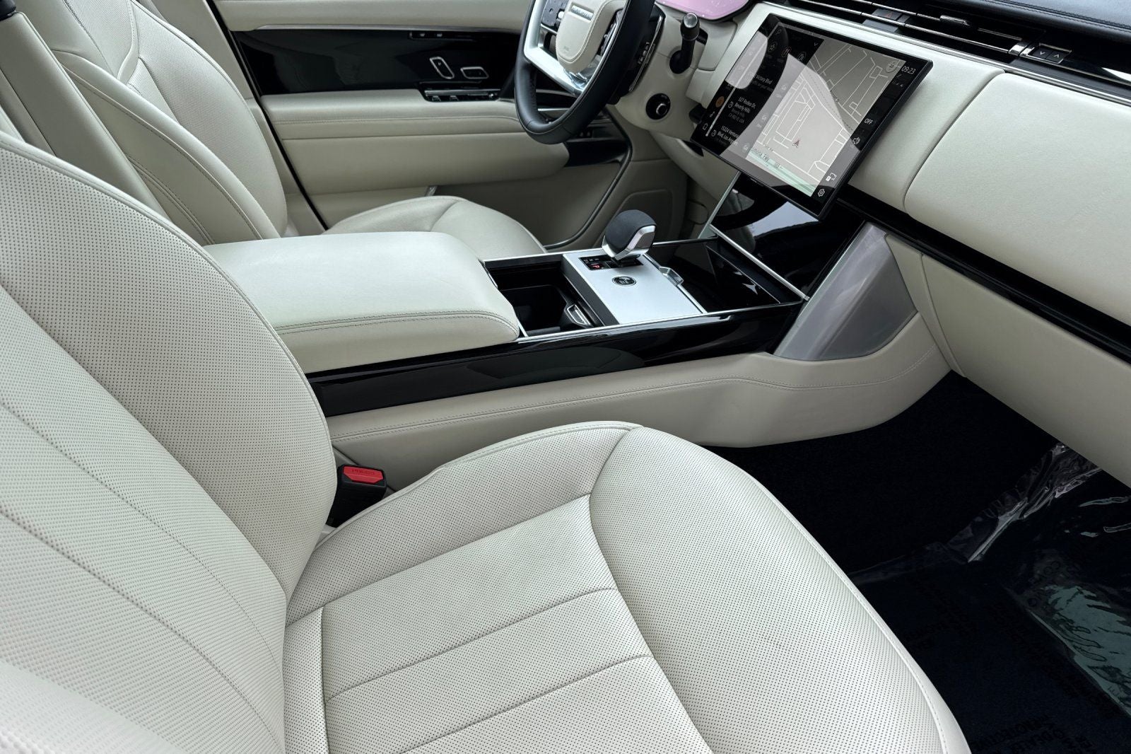 2025 Land Rover Range Rover SE