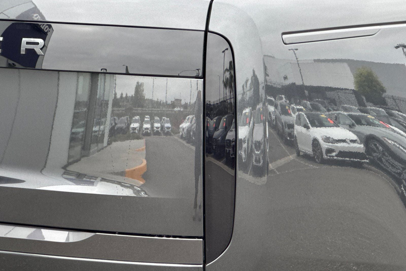 2025 Land Rover Range Rover SE