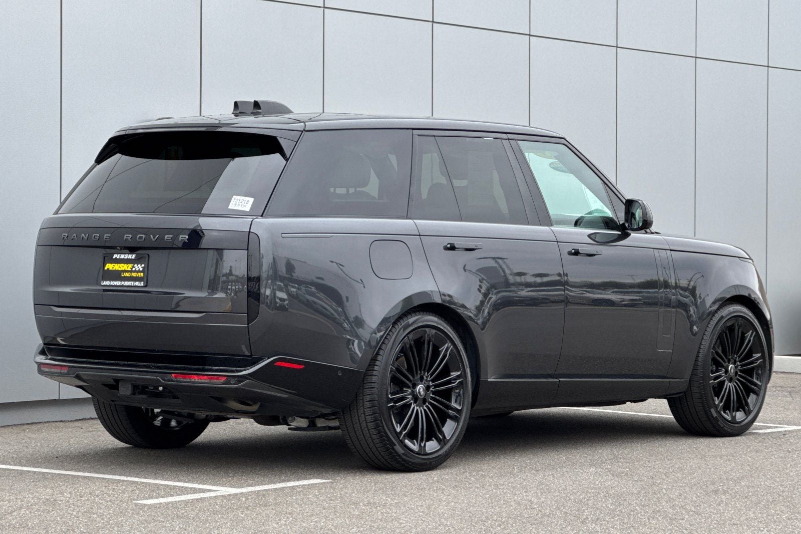 2025 Land Rover Range Rover SE