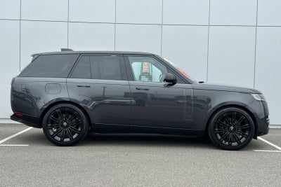2025 Land Rover Range Rover SE