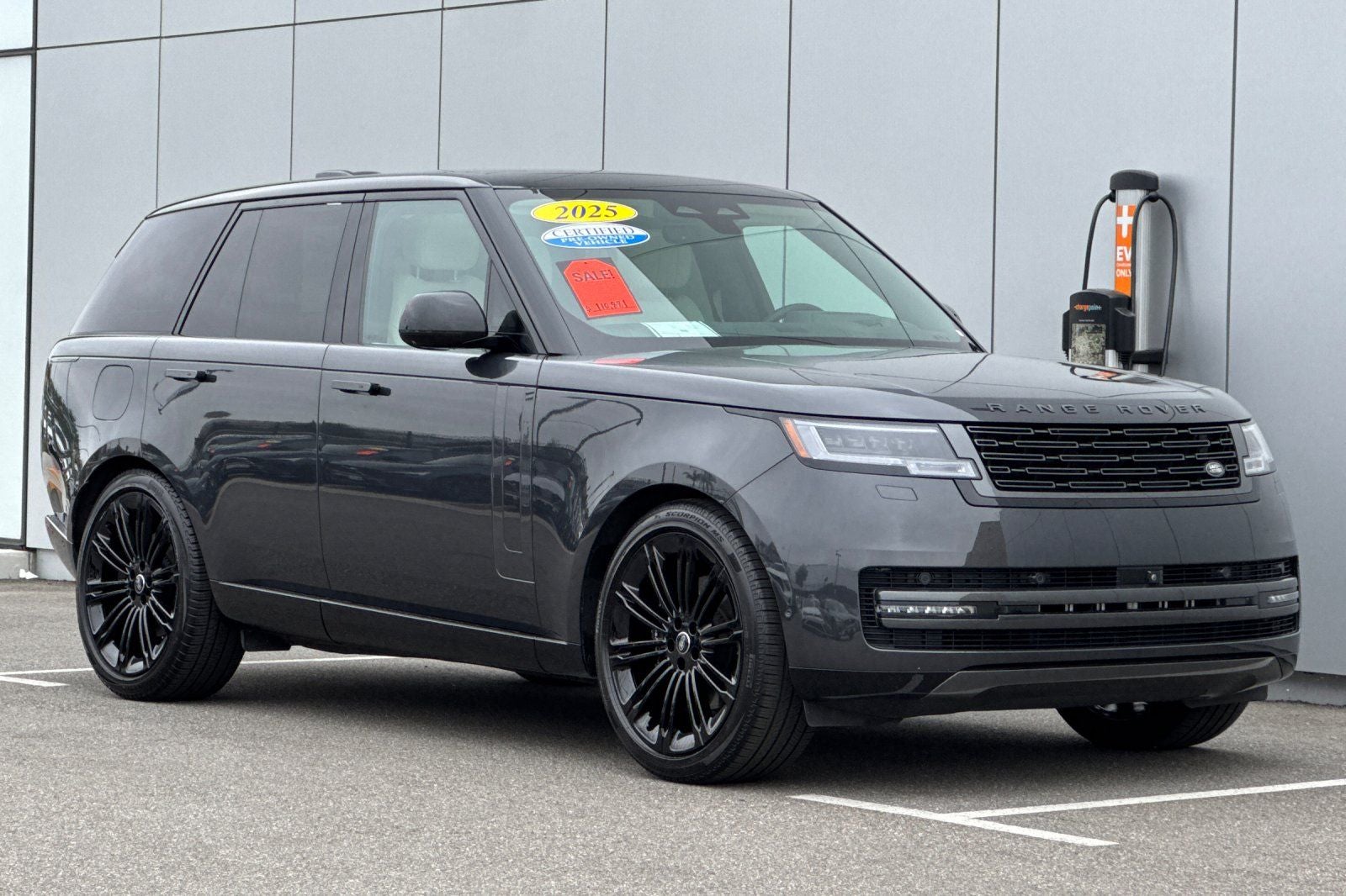 2025 Land Rover Range Rover SE